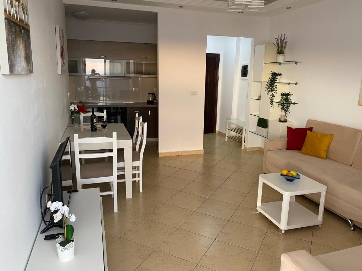 Apartment With Huge Sea View Balcony Sarande Exterior photo